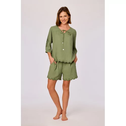 Woody Beach Dames set van T-shirt en shorts - kaki groen